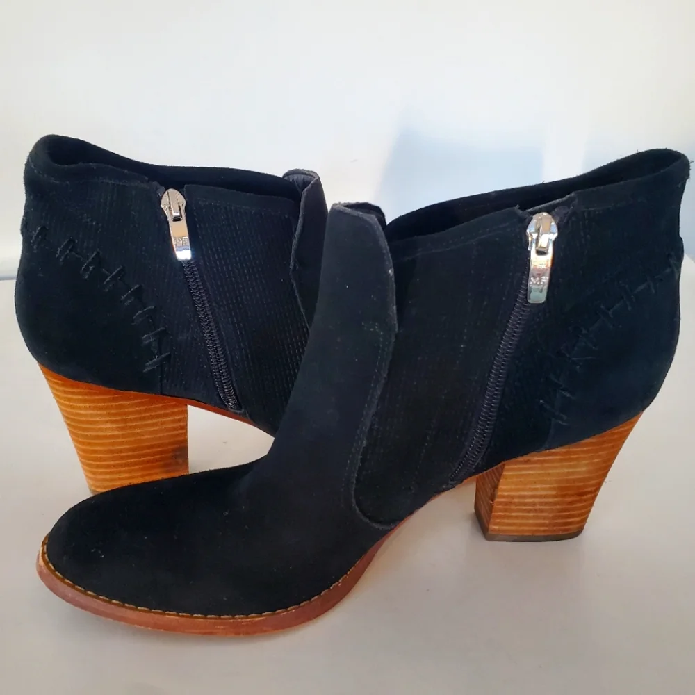 MARC FISHER 9.5 CADIS Black Suede Booties Side Zip 3.5" Stack Heel Western Boho - Picture 8 of 15